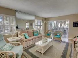 El Matador 120 - Second floor end unit with easy access to all amenities
