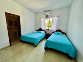 Hostal Punta Arena, hotel v destinaci Puerto Villamil