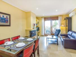 2 Bedroom Cozy Apartment In Orihuela, hotel v destinaci Orihuela