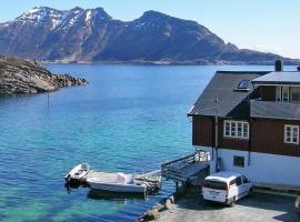 Two-Bedroom Holiday home in Gravdal 1, hotel na may parking sa Gravdal