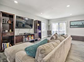 Long Branch Getaway Grill, 1 Block to Beach!, ξενοδοχείο με σπα σε Long Branch