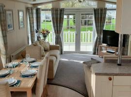 Willow Lodge, glamping site in South Cerney