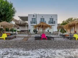 Uno Beachfront Suite