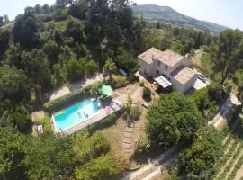 Secluded villa with private pool for 8 people six km to the beach
