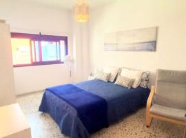 Habitación privada Dorive con baño privado, beach hotel in San Andrés