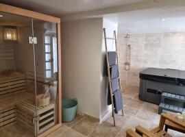 Nalan Orrygeois, 6 pers, Astérix, CDG, CHANTILLY, self-catering accommodation in Orry-la-Ville