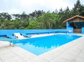 Casa de Campo com piscina e churrasq em Cotia SP, viešbutis mieste Kotija