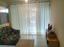 Casa a 40 metros da praia, holiday home sa Governador Celso Ramos