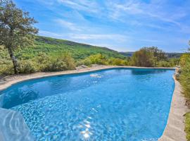 Awesome Home In Bonnieux With Sauna, khách sạn ở Bonnieux