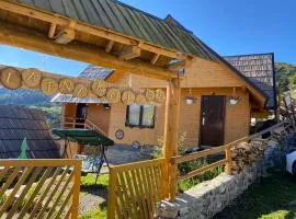 Prokoško jezero Zlatna koliba
