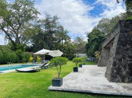 Increíble casa familiar c/ alberca climatizada!, pet-friendly hotel in Yautepec