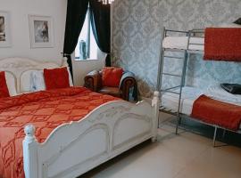 The White Dove Bed and Breakfast with Glamping Newark showground, viešbutis mieste Niuarkas prie Trento