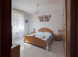 Seashore House - Appartamento a 100 mt dal mare, povoljni hotel u gradu Vilafranka Tirena