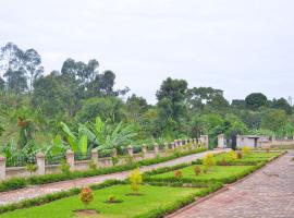 Katente Country Resort、Kyegegwaの駐車場付きホテル