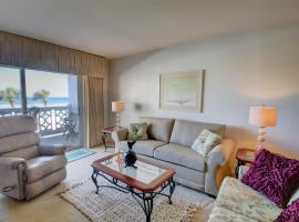 El Matador 437 - Gulf front with beautiful views of the Gulf and pool, spa hotel in Fort Walton Beach