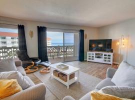 El Matador 454 - Beautiful views of the Gulf and pool - Includes seasonal beach service!, hotell sihtkohas Fort Walton Beach