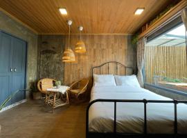 Central Old Town Cottage, hotell i Bangkok