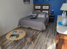 2 chambres côté plage, bed & breakfast Hyèresissä