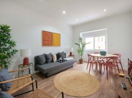 Spacious & Light-Filled 4BR Apartment By TimeColer, Ferienwohnung in Amadora