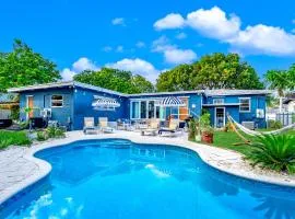Pool and Beach Relaxing Close to Everything