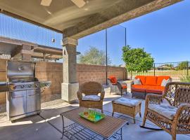 San Tan Valley Home with Pool Access and Golf View!, alquiler temporario en San Tan Valley