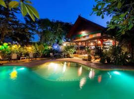 Shanti Lodge Phuket, hostal o pensión en Chalong