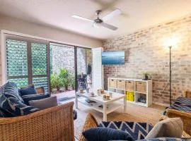 Bay Parklands 39 2 Gowrie Ave close to waters edge