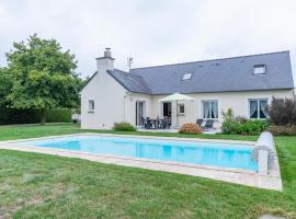 Le Chemin Vert - maison avec piscine, готель у місті Matignon