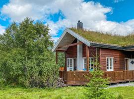 Beautiful Home In Straumgjerde With House A Panoramic View, коттедж в городе Brunstad