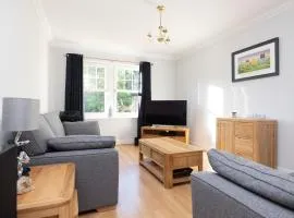 JOIVY Modern Flat with Free Parking