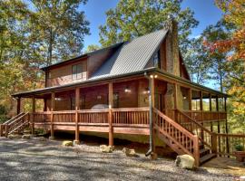 Crooked Creek View Near Ocoee River, With Hot Tub, atostogų namelis mieste Copperhill