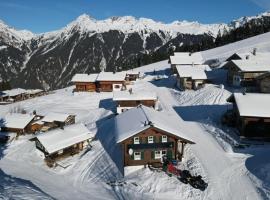 Kuschelhüsli Ganahl Wohnung Zamangspitze, hotel in Aussersiggam