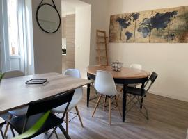 Maison Cosy 10 Personnes 3 SDB proche Lille, holiday home in Roubaix