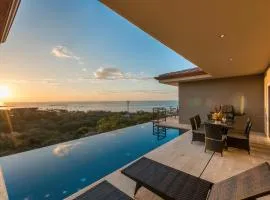Casa De La Perla, Ocean View 4 Bedroom Home