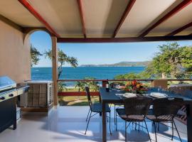 Flamingo Marina Cove 617- Oceanfront 3 Bedroom Condo, hotel v destinaci Playa Flamingo