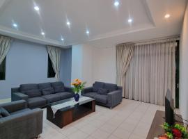 Kenyalang Emerald Riverine Resort Homestay, ξενοδοχείο με σπα σε Kuching