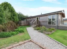 2 Meadow Retreat