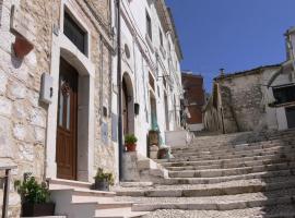Residenza Sulla Roccia, hostal o pensión en Bovino