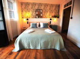 Inn Door 21 - Hostel & Suite, albergue en Braganza