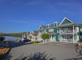 Condo Lac Archambault 316, hotel near Garceau Quad Chair II, Saint-Donat-de-Montcalm