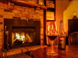 Falls Lodge - a Blue Mountains experience，位于温特沃斯瀑布的木屋