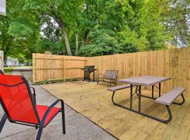 Central Mount Pleasant Retreat with Patio and Grill!, hotel di Mount Pleasant