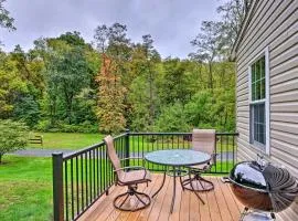 3 Mi to Blue Marsh Lake Spacious Home with Deck
