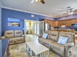The Shell House with Pool and Golf Access!, villa in Titusville
