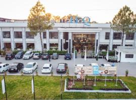 IFQ Hotel & Resort, hotel cerca de Shakarparian, Islamabad