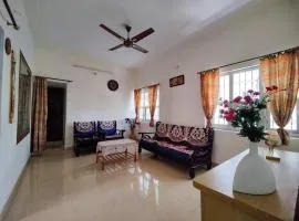 Comfy 2-bedroom House in Sanjaynagar, Bengaluru