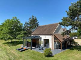 Maison au cœur des étangs de Sologne avec SPA , Domaine de Sainte-Marie, hotel met parkeren in Ardon