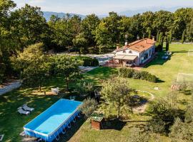 Awesome Home In Castelfranco Di Sotto With Outdoor Swimming Pool: Le Vedute'de bir kiralık tatil yeri