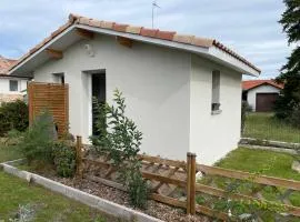 joli studio neuf tout equipé, wifi