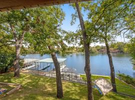 Green River Lodge - Lake LBJ, hotel with parking in Burnet